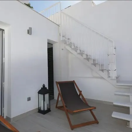 Дом отдыха Bougainvillea House *