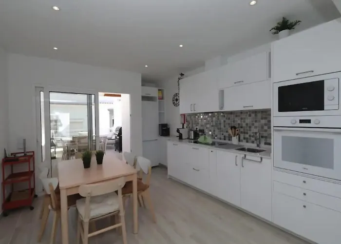 Bougainvillea House Tavira