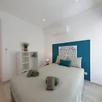 Feriehus Bougainvillea House *